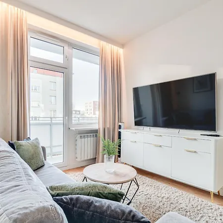 Bright Day - Self Check-in 24h, 10 Min Market Square Apartment