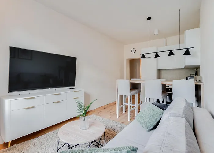 Bright Day - Self Check-in 24h, 10 Min Market Square Apartment *